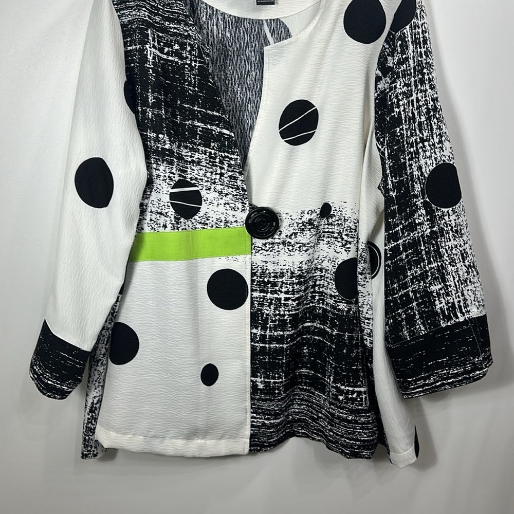 Ali Miles Black & White Abstract Polka Dot Contrast Jacket with Lime Accent - Picture 3 of 10